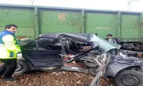 برخورد قطار با خودرو در ایستگاه راه‌آهن شازند، یک مصدوم برجای گذاشت