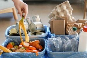 ۵ راه برای کاهش زباله های خانگی | با شیرابه سطل زباله چه کنیم؟