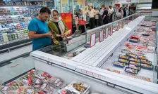 مجری تلویزیون برای گرانی گریه کرد/ویدیو