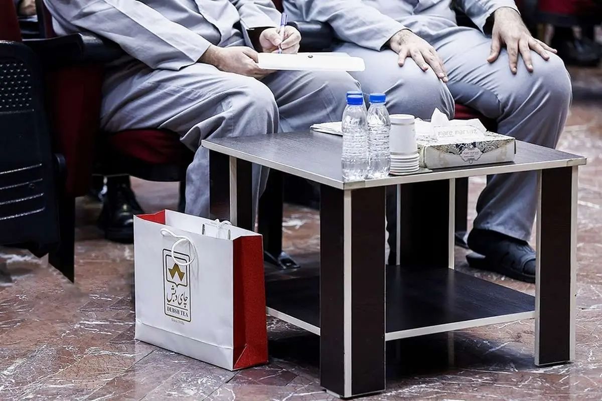 بمب بانکی چای دبش؛ دریافت ۱۴۳ وام فقط از یک بانک دولتی!
