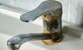 چگونه رسوب آب را از بین ببریم؟! [5 ترفند خانگی موثر]