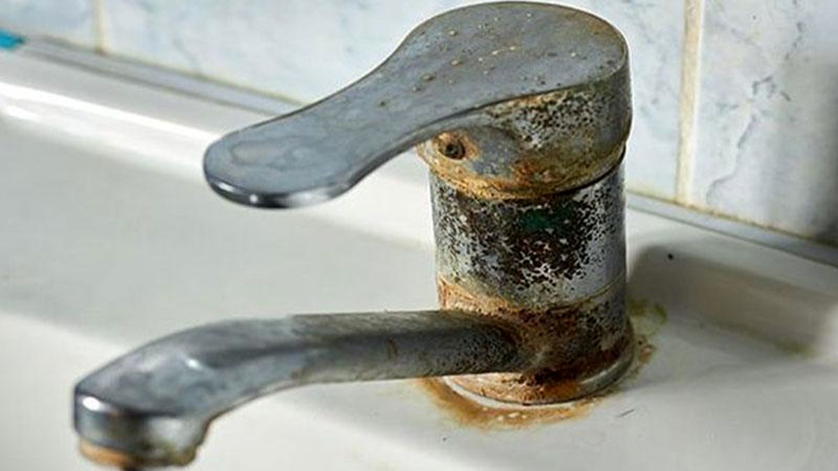  چگونه رسوب آب را از بین ببریم؟! [5 ترفند خانگی موثر] 