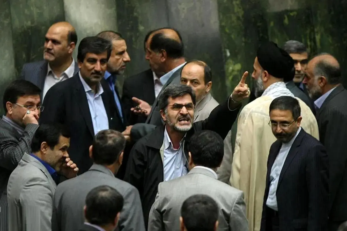 واکنش تند کوچک زاده به مذاکرات: امروز بیشرف‌ها شرف را قربانی می‌کنند