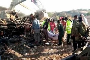 واژگونی اتوبوس مسافربری در پاکستان با ۱۳ کشته