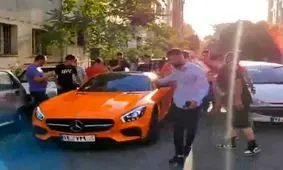 کنعانی در پرسپولیس و رقص هواداران جلوی مرسدس بنز کمیابش/ ویدئو

