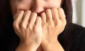 چگونه اضطراب قبل از قاعدگی را مدیریت کنیم؟