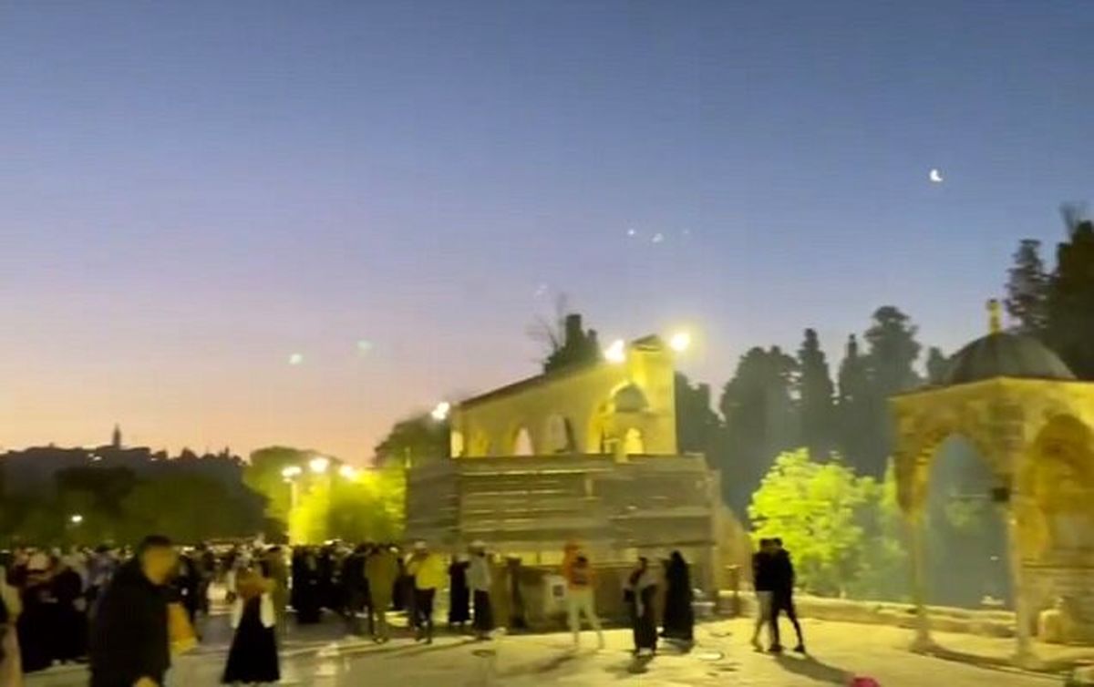 حمله صهیونیستها به نمازگزاران در مسجد الاقصی/ ویدئو