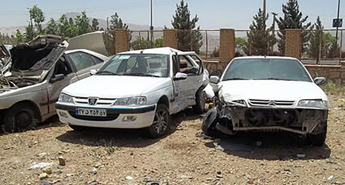 مردان شیاد خودروی تصادفی را به جای صفر می فروختند