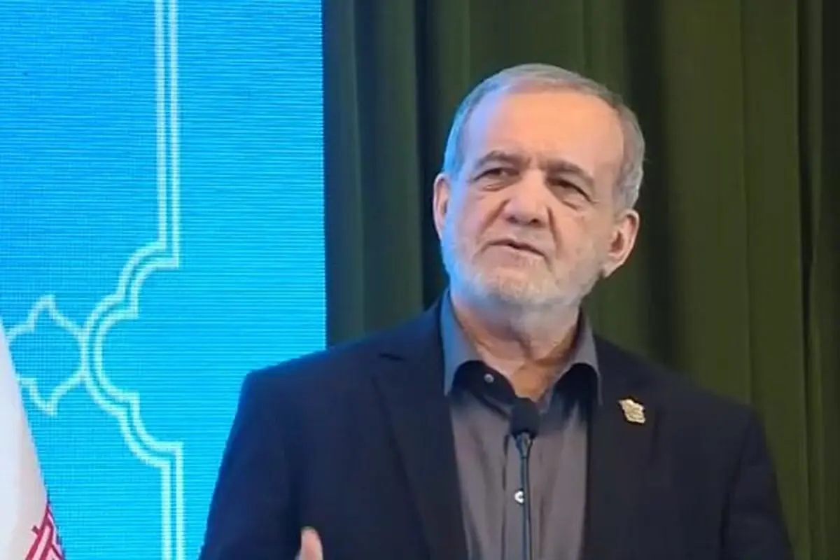 رئیس‌جمهور وارد قم شد

