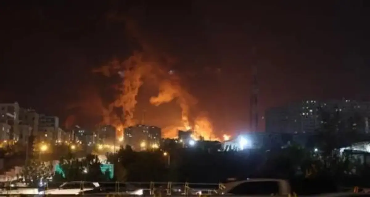 سپاه: موج ۶۲ وعده صادق اجرا شد/ هشدار فوری سپاه: از تأسیسات نفتی در عربستان، امارات و قطر فاصله بگیرید/ موج 61 عملیات وعده صادق 4 در انتقام از شهادت دکتر لاریجانی/ انفجارهای مهیب، پرتابه‌های متعدد و حملات موشک‌های خوشه‌ای در امارات، عراق و سرزمین‌های اشغا