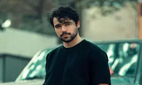 استقبال از «شروین حاجی پور» در تئاترشهر/ ویدئو