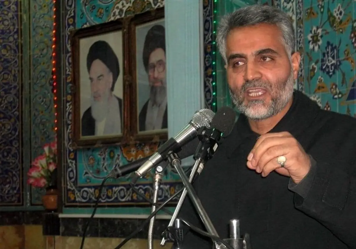 سفر در زمان؛ «سردار سلیمانی و محسن رضایی» بر سر مزار احمد کاظمی؛ سال 84/ تصاویر

