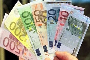 برای خرید یورو به چه مواردی باید توجه کنیم؟