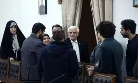  عارف: کشور در حوادث دی ماه یک باخت جدی داشت؛ حدود ۳۰۰۰ جوان را از دست دادیم/ برنامه اداره اقتصاد جنگ آذر ماه سال ۱۴۰۳ تصویب شد/ برای من ارزش پرخاش یک دانشجو بیشتر از تکریم افراد است