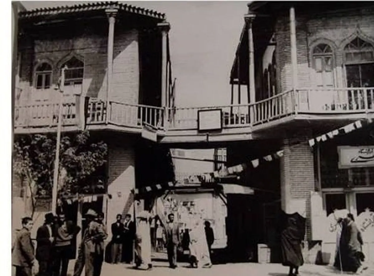 سفر به ایران قدیم؛ کاروان درشکه‌هایی که از همدان به تهران می‌رفتند؛ 100 سال قبل 