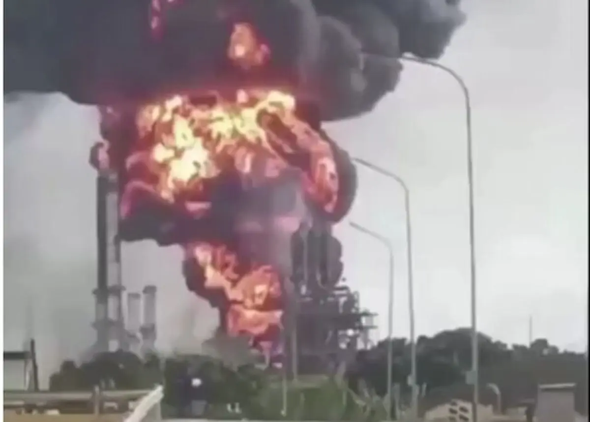 انفجار و حریق در تاسیسات نفتی ونزوئلا/ ویدئو
