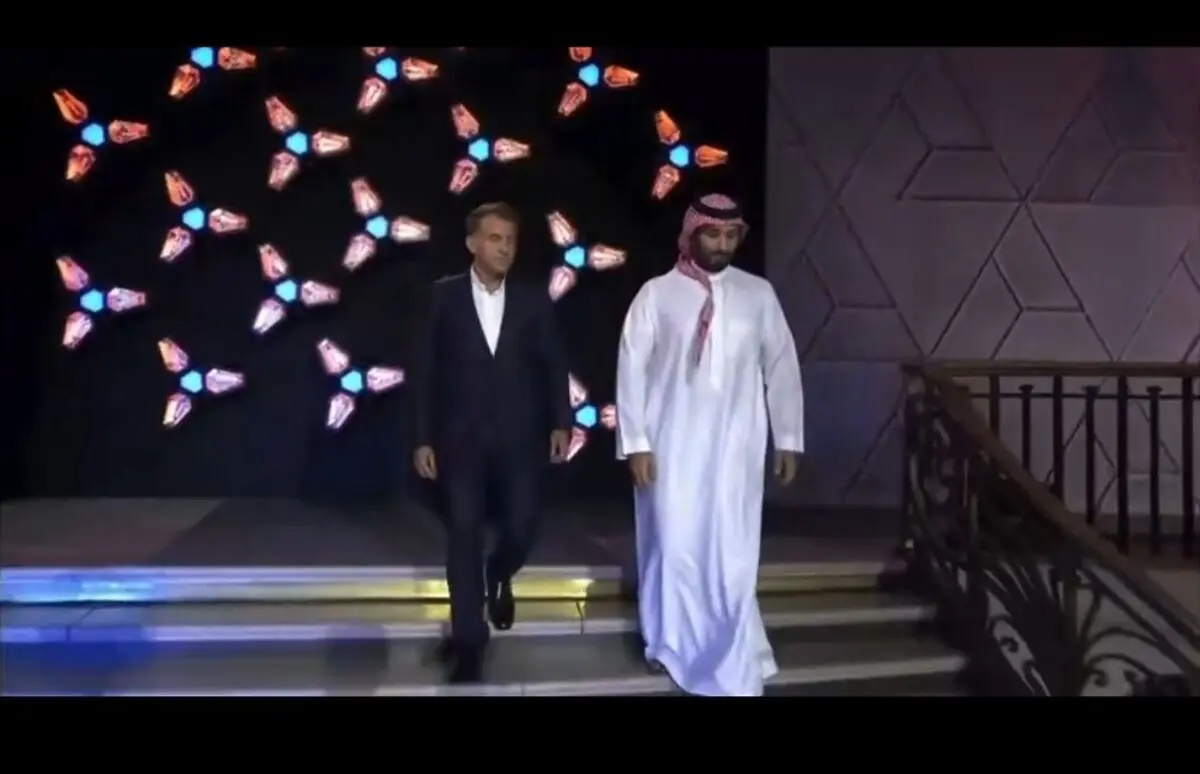 امانوئل مکرون و محمد بن سلمان در حال تماشای فینال جام جهانی ورزش‌های الکترونیکی