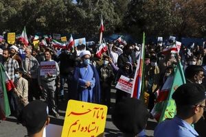 راهپیمایی مردم در محکومیت دولت‌ های غربی در امور داخلی ایران