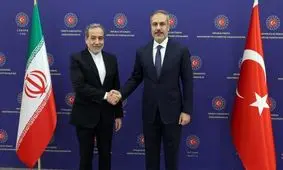 گفتگوی تلفنی وزیر خارجه ترکیه و عراقچی درباره مذاکرات هسته‌ای