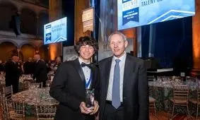 کشف ۱.۵ میلیون جرم فضایی ناشناخته توسط یک دانش‌آموز دبیرستانی