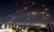 سناتور آمریکایی: باید پدافند اسرائیل را پر کنیم؛ موشک‌های ایران می‌توانند گنبد آهنین را از کار بیندازند