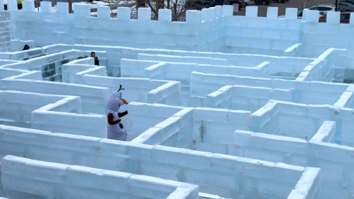 هزارتوی یخی، تفریح پرطرفدار زمستانی/ ویدئو