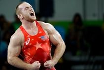رسوایی اخلاقی قهرمان آمریکایی؛ کایل اسنایدر بازداشت شد

