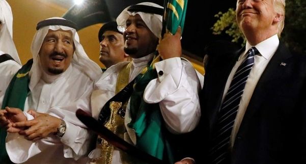 سفر مهم ترامپ به عربستان/ پشت پرده تغییر نام خلیج فارس/ آمریکا به دنبال خریدن ریاض است!