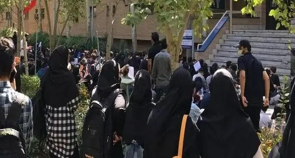 آزادی دانشجویان دانشگاه تهران در پی اعتراضات دیروز/ اسامی دانشجوهای آزادشده

