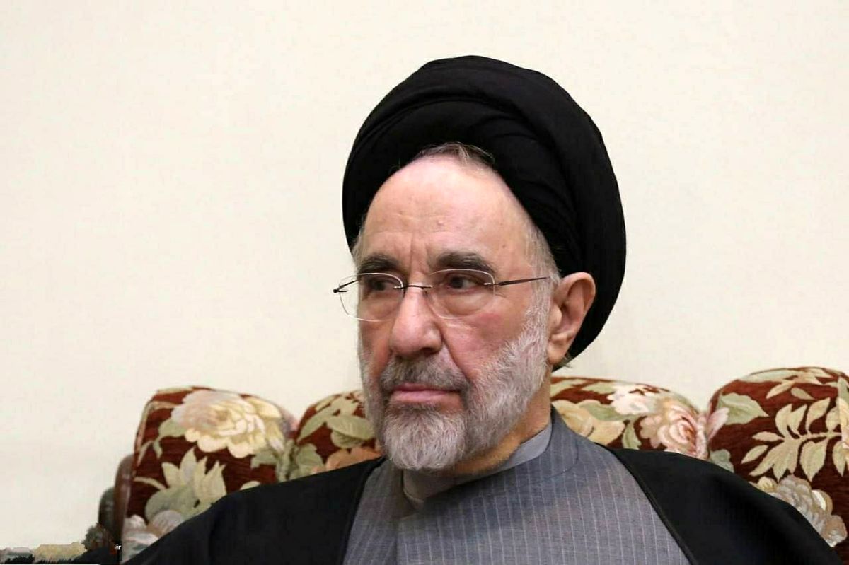 واکنش خاتمی به بازگشت گشت ارشاد: خطر خودبراندازى بیش از پیش خودنمایى مىکند