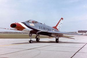 جنگنده F-100 Super Sabre اولین جت مافوق صوت جهان