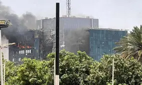 کودک در آغوش زن سرباز سعودی، تاثیرگذارترین تصویر در بحبوحه جنگ سودان