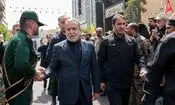 پیام عراقچی درباره مذاکرات پس از حضور در مراسم تشییع پیکر رهبر شهید / تا تهدید هست، از مذاکره خبری نیست