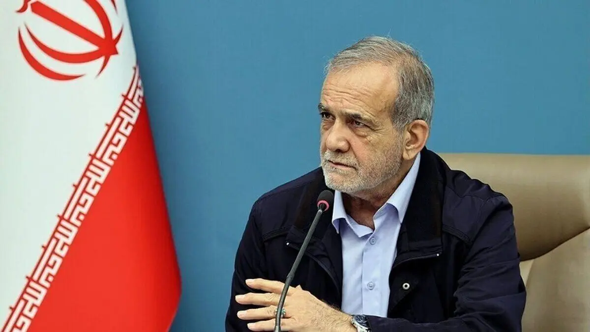 پزشکیان در گردهمایی مردمی همبستگی ملی حاضر شد/ عکس