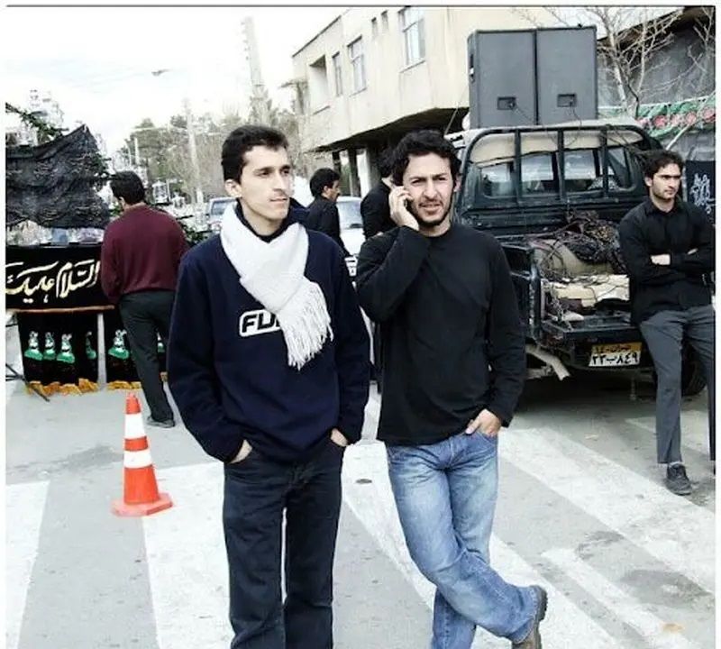 مرتضی پاشایی در حال مداحی در دسته عزاداری 2