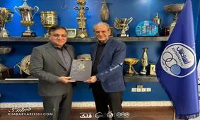 رئیس سازمان فوتبال باشگاه استقلال از این تیم جدا شد

