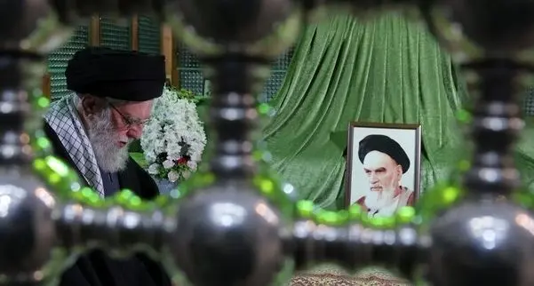 حضور رهبر انقلاب در مرقد بنیانگذار جمهوری اسلامی ایران/ تصاویر

