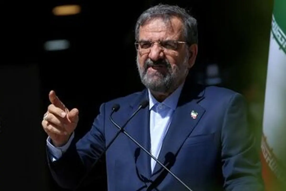 محسن رضایی: یکی از ۳ ناو آمریکا با شلیک موشک‌های ما آسیب جدی دید که صدایش را در نمی‌آورند