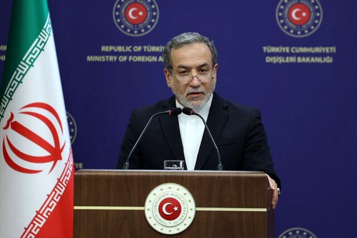 عراقچی: اگر سوریه از ایران درخواست کمک کند، آن را بررسی میکنیم/ در حال حاضر قصد نداریم با واشنگتن گفتوگو کنیم/ منتظر هستیم ببینیم دولت جدید آمریکا سیاستهای خود را به چه نحوی تعیین میکند