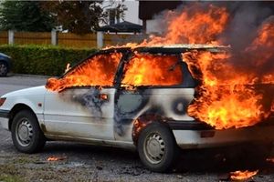 2 نفر بر اثر آتش گرفتن خودروی 206 زنده زنده سوختند