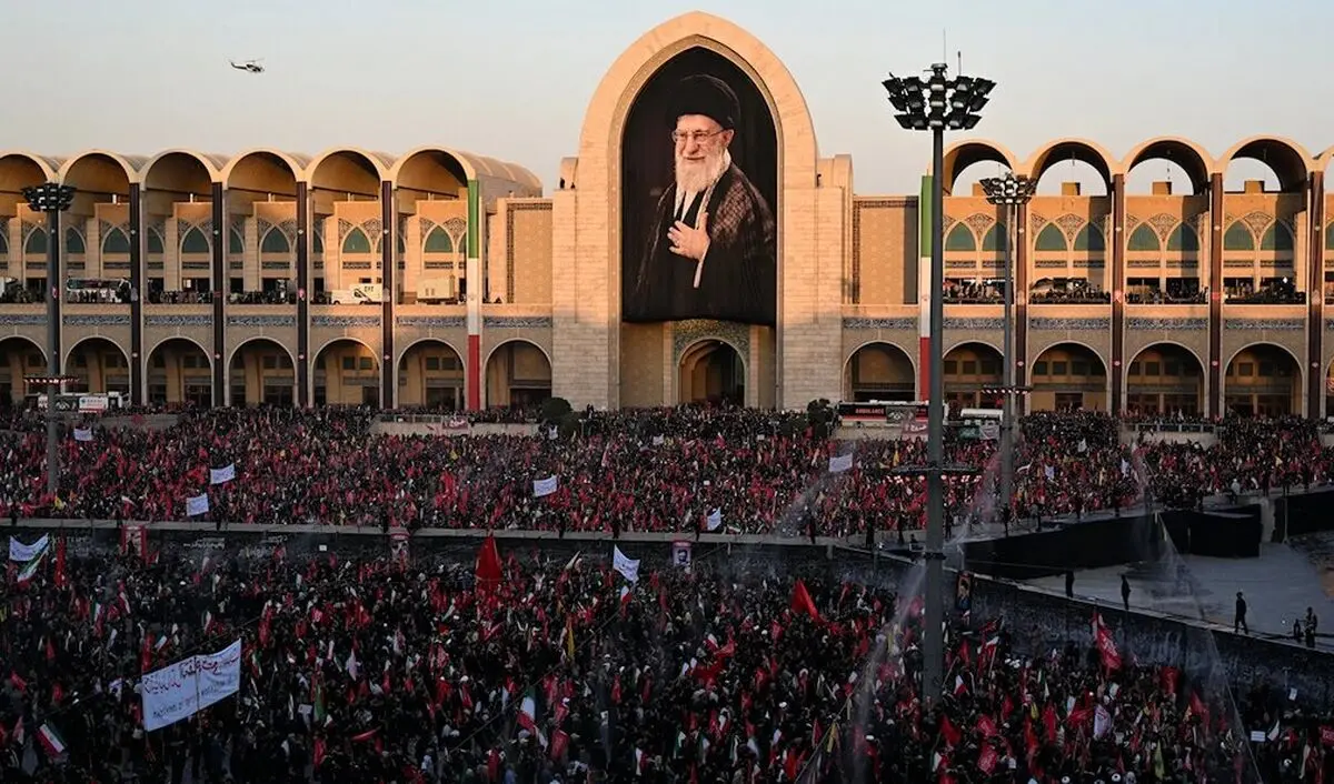 فشار بر خبرنگاران خارجی پس از پوشش مراسم رهبر شهید انقلاب/ ویدئو