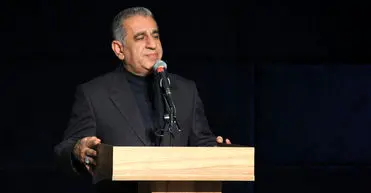 اظهارات معاون سیاسی استانداری فارس درباره دخالت نمایندگان و فشار به مسئولین محلی درباره انتصابات/ استقرار دولت جدید را در بشقاب نگذاشتند به ما تحویل دهند/ مستقر کردن دولت پزشکیان ساده نیست چون ما جای دولتی نشستیم که مقرر بوده 8 سال بماند/ ویدئو