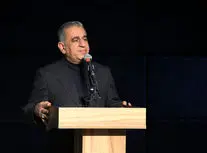 اظهارات معاون سیاسی استانداری فارس درباره دخالت نمایندگان و فشار به مسئولین محلی درباره انتصابات/ استقرار دولت جدید را در بشقاب نگذاشتند به ما تحویل دهند/ مستقر کردن دولت پزشکیان ساده نیست چون ما جای دولتی نشستیم که مقرر بوده 8 سال بماند/ ویدئو