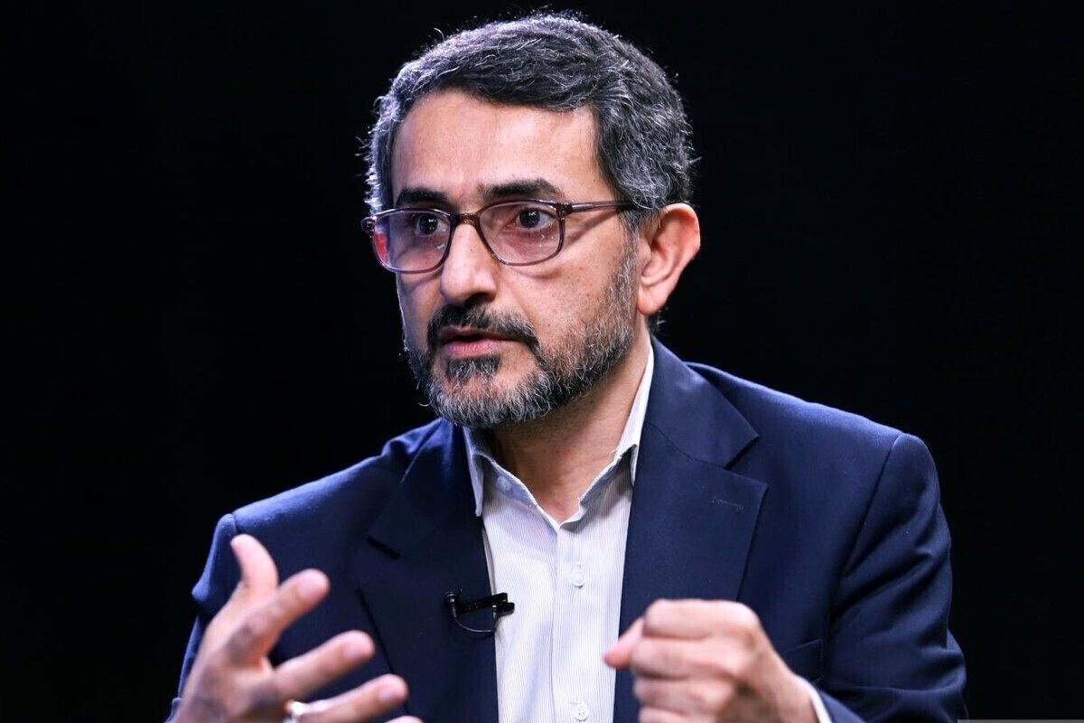 انقلابیگری در دست انقلابی نمایان، نوعی کسب و کار است