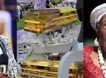 روحانی مشهور مادر ۱۰۴ ساله‌اش را در تابوتی با روکش طلا به خاک سپرد / ویدئو