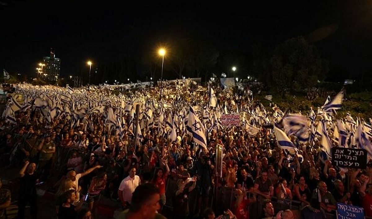 تظاهرات بی سابقه در تل آویو/ ۵۵۰ هزار نفر علیه کابینه نتانیاهو شعار سردادند/ ویدئو

