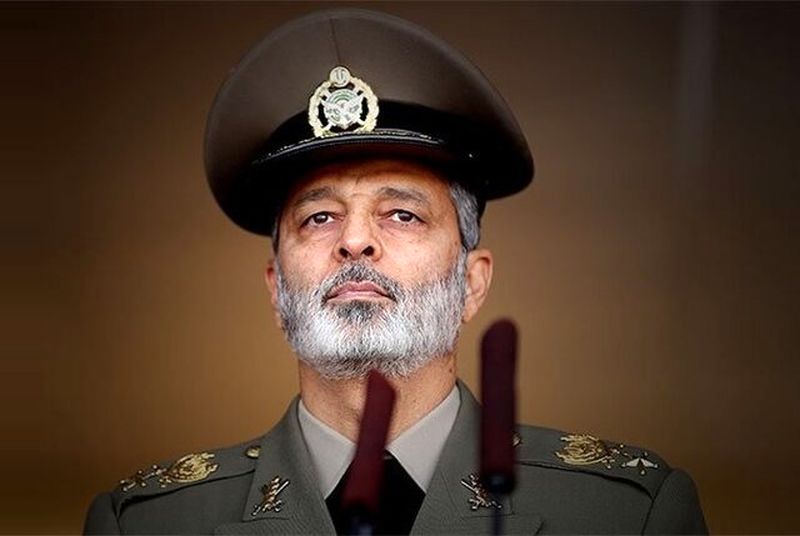 فرمانده کل ارتش: در مورد ذرهذره خاک کشورمان حساس هستیم