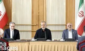 پزشکیان: باید چارچوبی ایجاد کنیم تا ایرانیان خارج از کشور که می‌ترسند راحت به ایران بیایند/ دم از حقوق بشر می‌زنند اما زندانیان را می‌کشند، از حمله اسرائیل دفاع می‌کنند که موضوعی شرم‌آور است/ ویدئو

