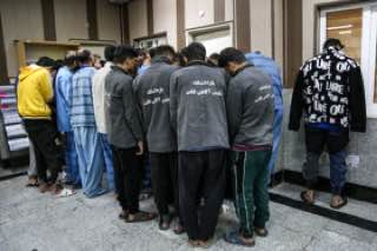دستگیری ۸ سارق تهرانی با ۲۰۰ موبایلقاپی