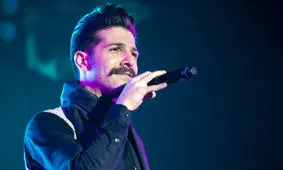 خواننده پاپ ایرانی در بیمارستان بستری شد